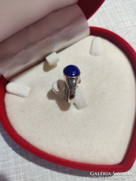Large silver ring with lapis lazuli stones