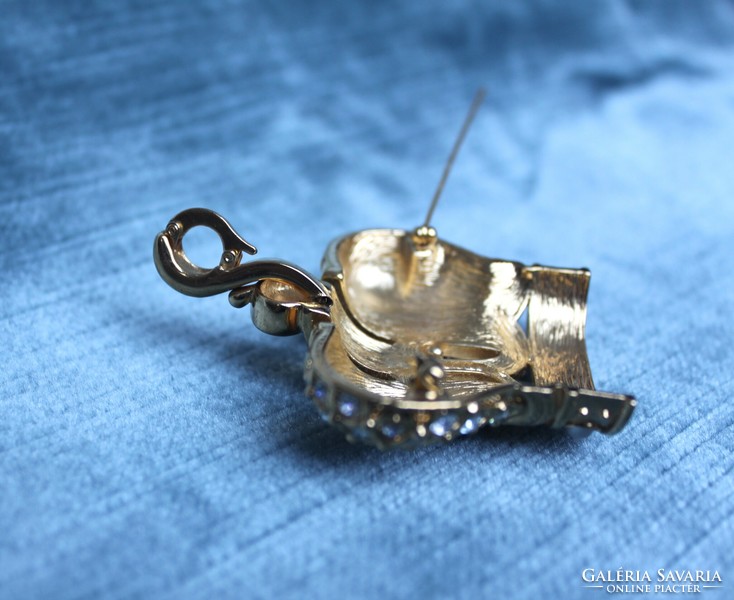 Crown brooch / pendant
