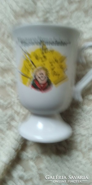 Funny footed cup