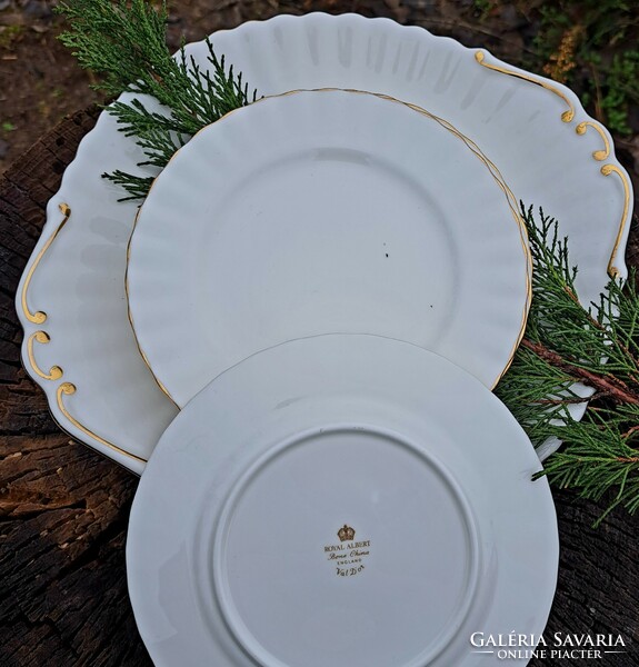 Elegant white and gold royal albert val' dor cookie cutter and 6 small plates
