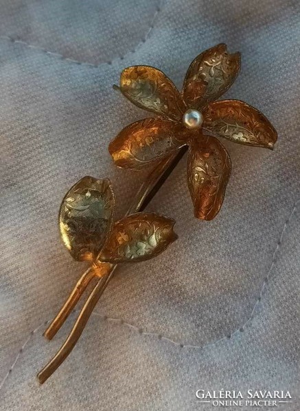 Gilded flower brooch - pin