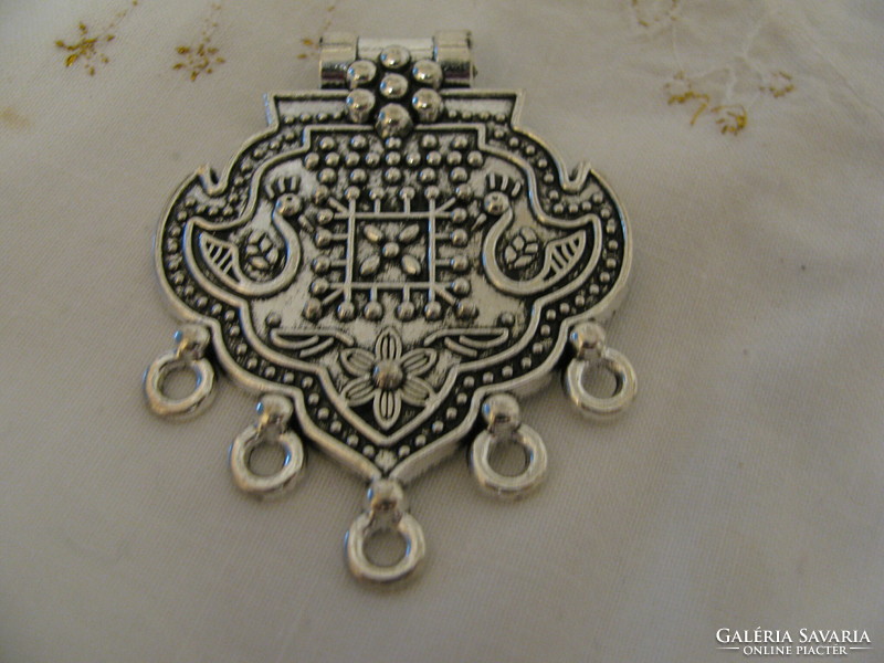 Moorish style metal pendant - 6x4.5 cm