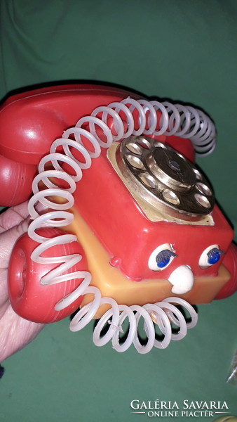 Very nice traffic goods old Hungarian small-scale rattle rolling toy plastic phone according to the pictures 2.