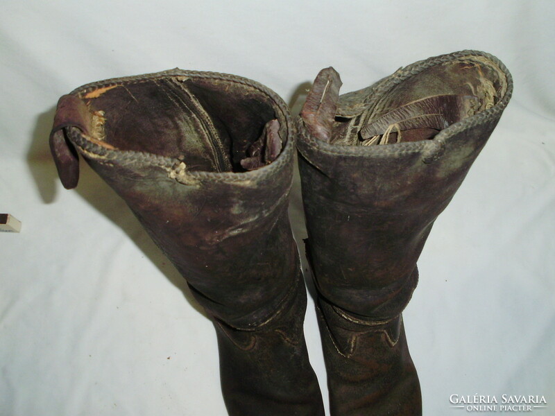 Old folk peasant hard leather men's boots