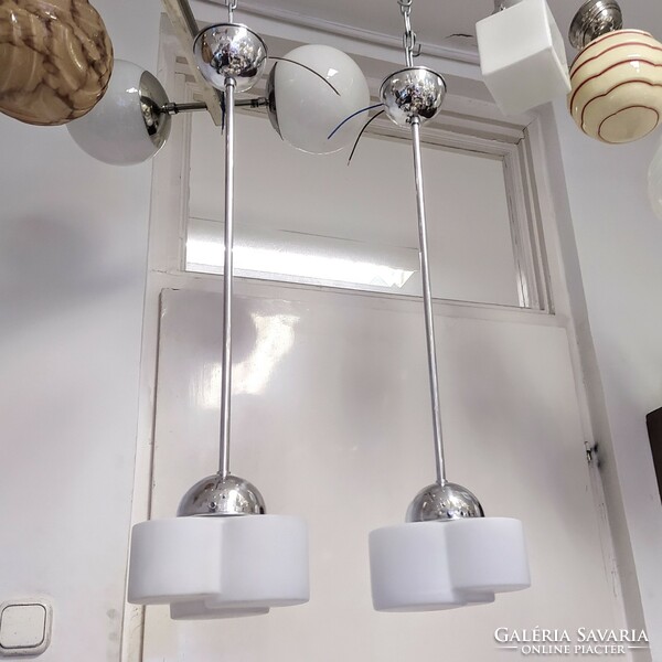 Art deco mennyezeti lámpa pár felújítva - különleges formájú savmart tejüveg búra