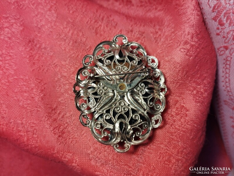 Beautiful flower patterned brooch, pin