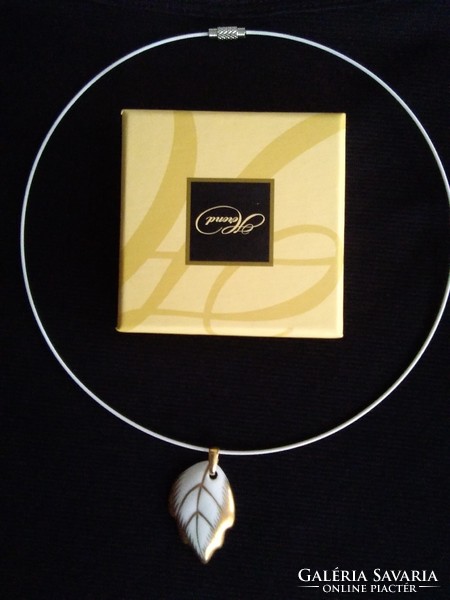 Herend porcelain jewelry necklace with a rare gilded leaf pattern!