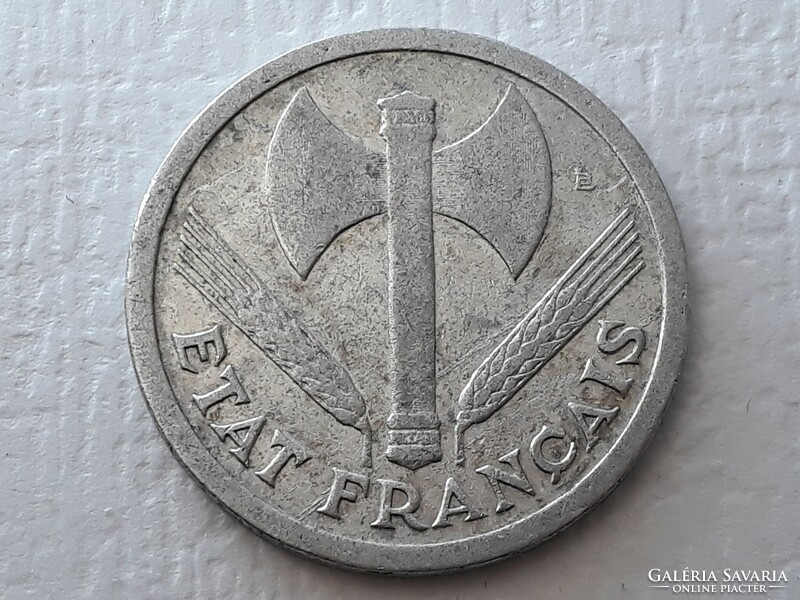 2 Francs 1943 coin - 2 French francs travail famille patrie etat francais 1943 foreign coin