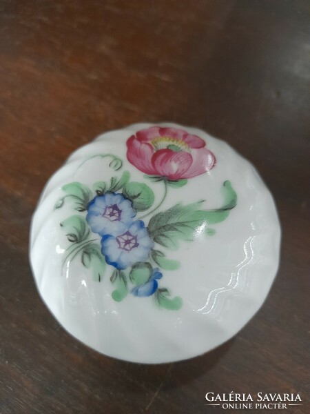Herend flower pattern ring holder, bonbonier box. 6.5 Cm.