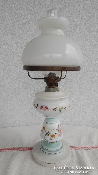 Milk glass table kerosene lamp, painted, flawless, all original on it, 38 cm high