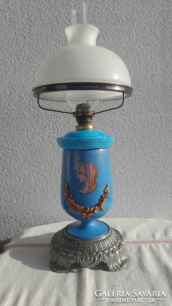 Historicizing large antique table kerosene lamp