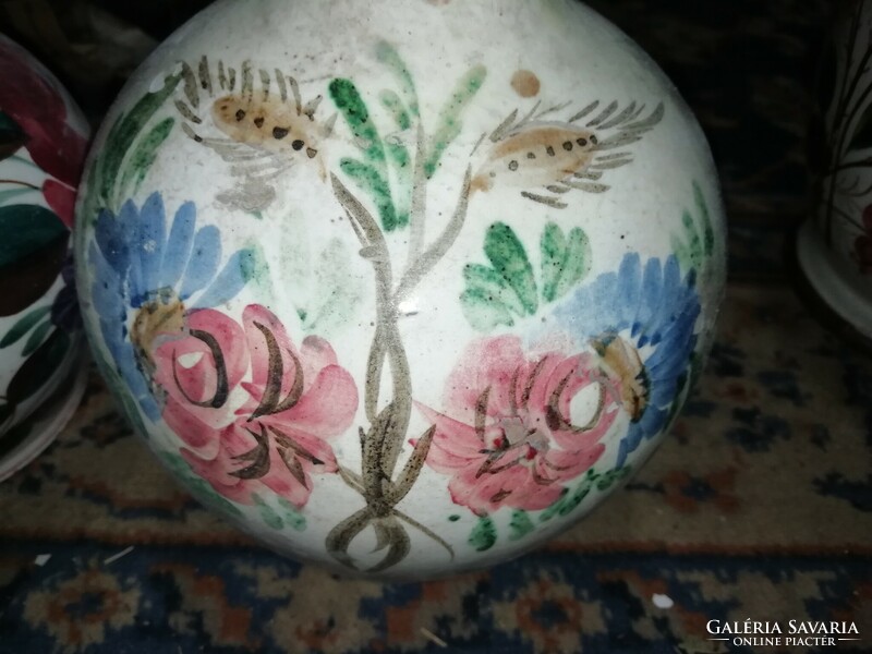 Old folk objects are unfortunately damaged, as can be clearly seen in the pictures