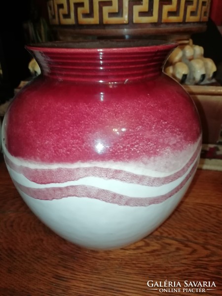 Jelzett kerámia váza hibátlan állapotban 19.5 cm