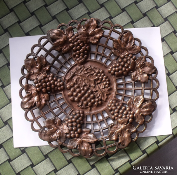 Retro bronzed openwork metal cast bowl / wall bowl