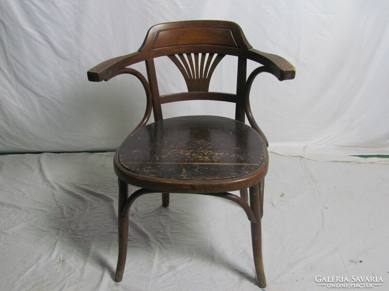Antik Thonet karfás szék