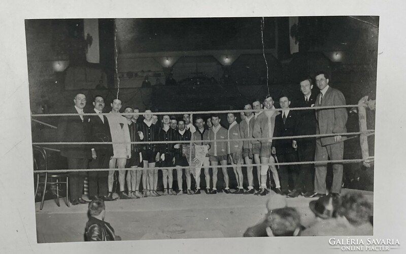 Papp Laci és más boxolók fényképei egy bokszbíró hagyatékából