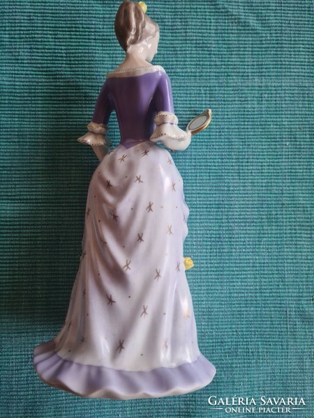 Hollóházi hibátlan porcelán figura: Barokk hölgy tükörrel