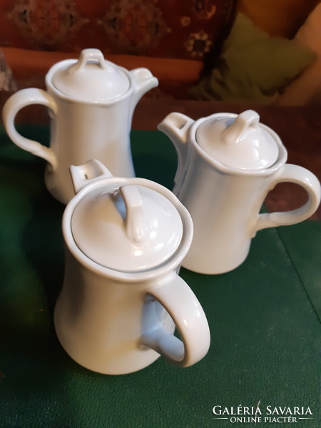 Small, thick porcelain spout