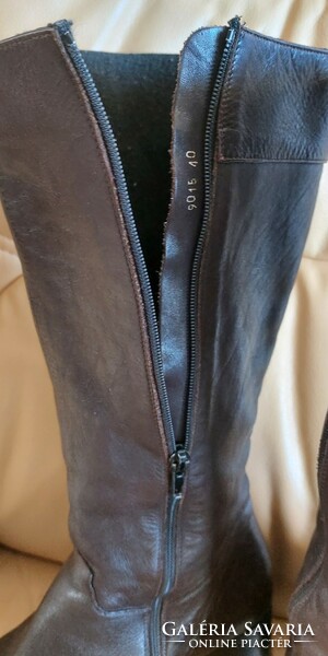 40-es DAVOS sötétbarna hosszúszárú valódi bőr vajpuha cipzáras kényelmes csinos női csizma