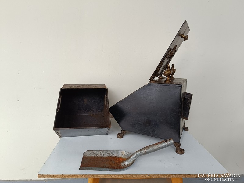 Coal holder for antique fireplace next to the stove with removable insert with iron coal holder shovel 714 8332