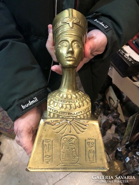 Nefertiti statue, antique heavy copper, height 22 cm.