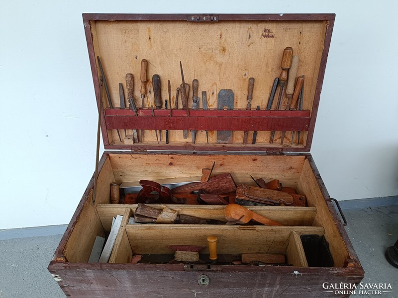 Antique carpentry tool tool tool chest with non-living mosquitoes 607 8362
