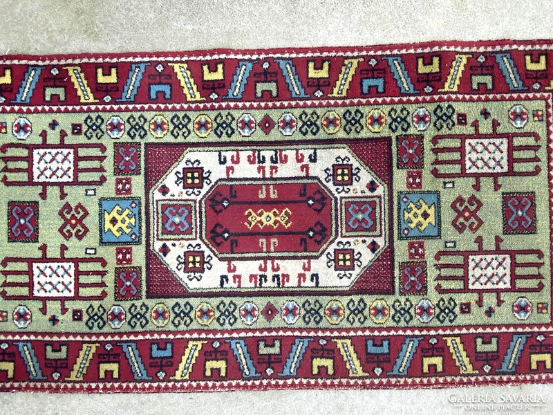 Hand-knotted oriental rug 180 x 91 cm
