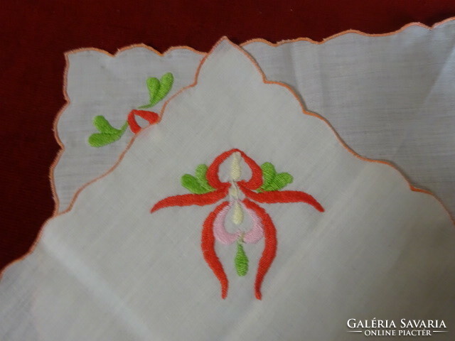 Embroidered tablecloth, size: 43 x 28 cm. It has not been used until now. Jokai.