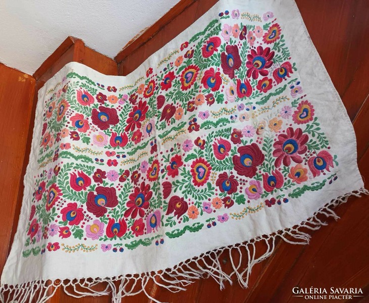 Antique masterpiece - embroidered tapestry from Kalocsa