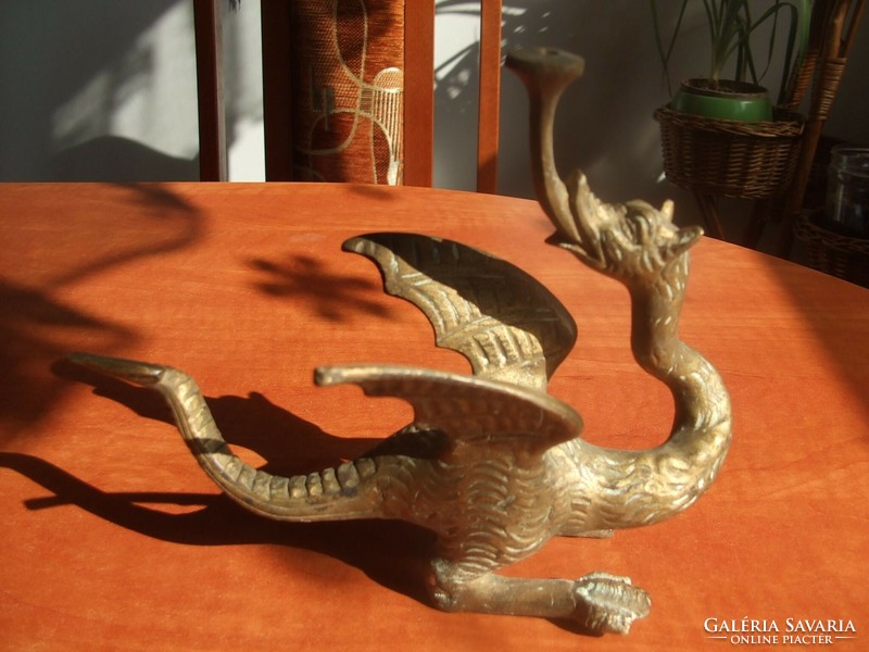 Antique bronze dragon statue with exquisite workmanship