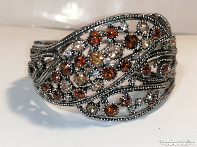 Elegant rhinestone bracelet (1101)