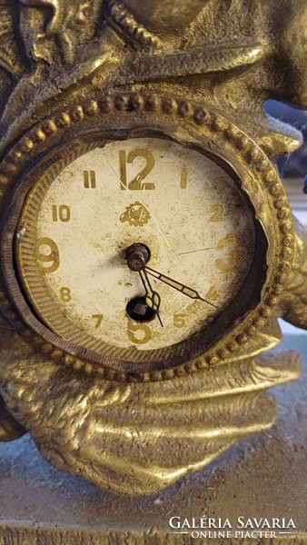 Antik  rèz szobros  óra , Sàkànyölő Szent György  ,Asztali óra kandalló ora.Videó is !4