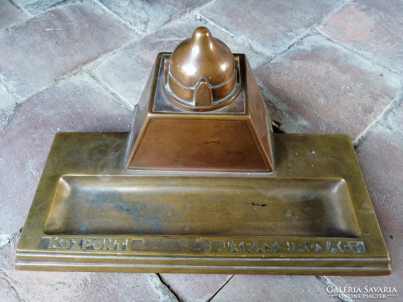 Ink holder with Central District Court inscription