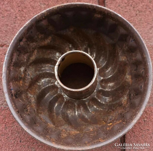 Zománcozott virágmintás fém kuglóf forma sütőforma
