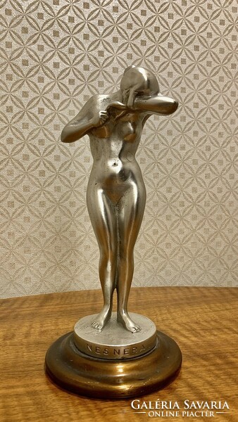 Nesnera Ida (1884- 1945) art deco szobra eladó