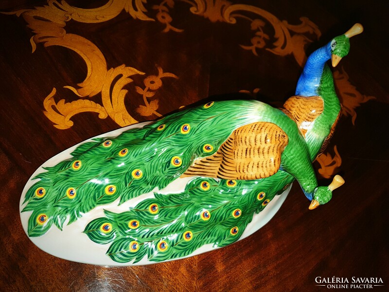 Immaculate Herend peacock couple figurines