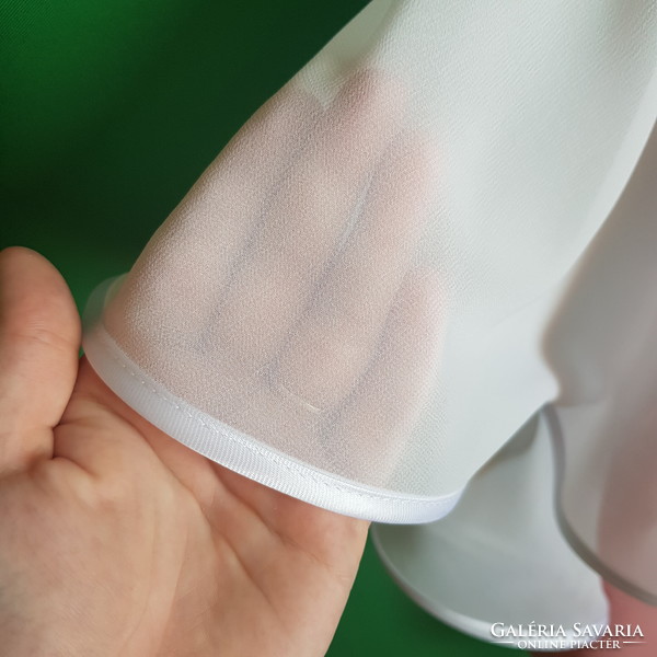 Új, Egyedi készítésű szatén szegélyes hófehér muszlin menyasszonyi pelerin, rövid palást
