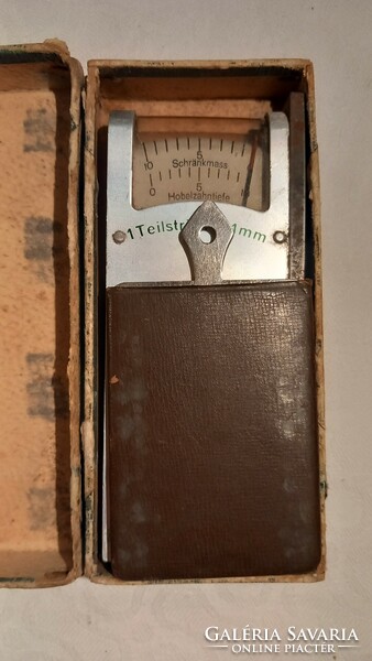 Valamilyen régi német mérőműszer (DGM) eredeti dobozában