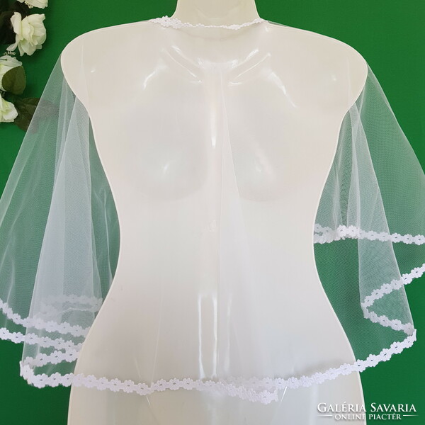 Új, Egyedi készítésű csipkés szélű hófehér menyasszonyi pelerin, rövid palást