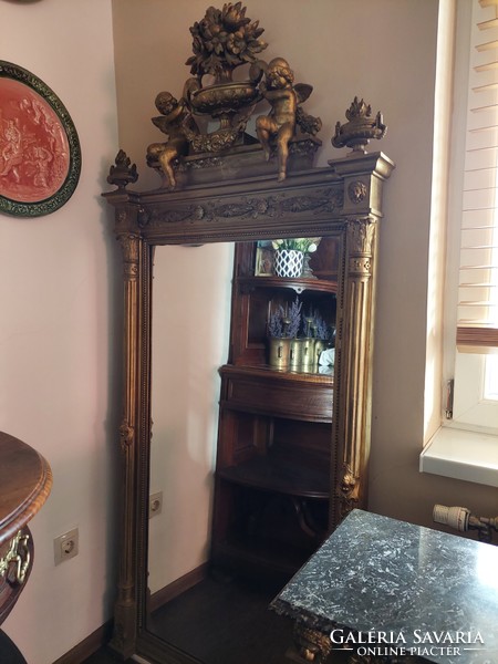 Castle mirror with putts console table with mirror 265 cm. High