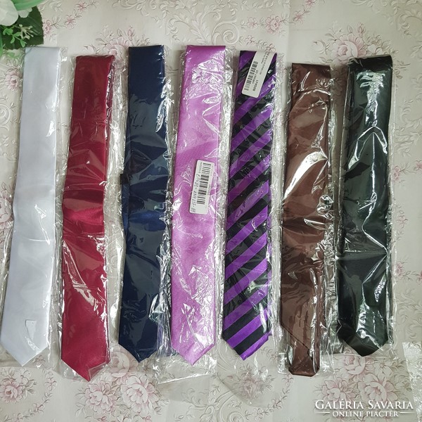 ÚJ, vékonyított világos lila színű szatén nyakkendő