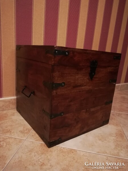 Beautiful rustic wooden chest with iron fittings, 40*40*40 cm