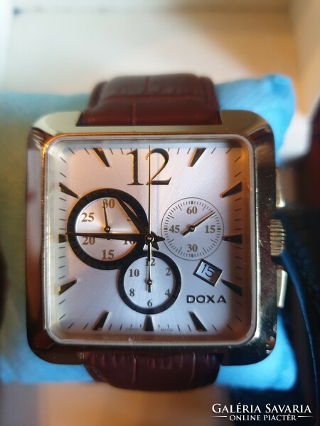 DOXA kocka nagyméretű férfi elemes óra eladó!