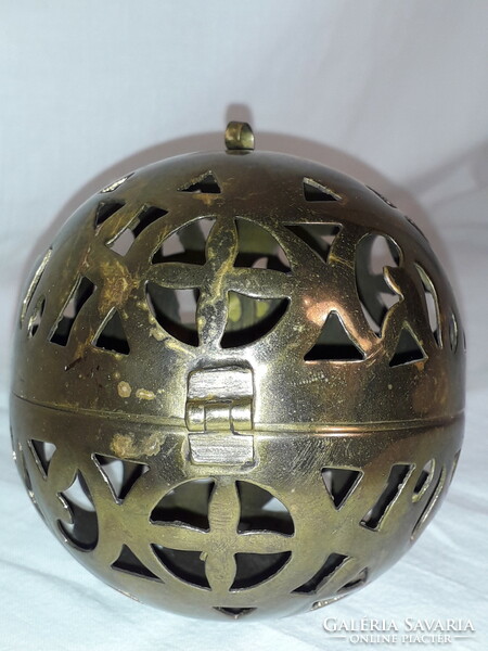 Potpourri tartó gömb forma fém áttört doboz  szelence függeszthető karácsonyfadísz is