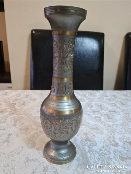 INDIAI kézzel munkált váza és hamutál