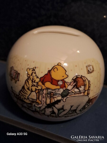 Royal Doulton Disney angol gyermek porcelán Micimackó dekorral persely Winnie the Pooh