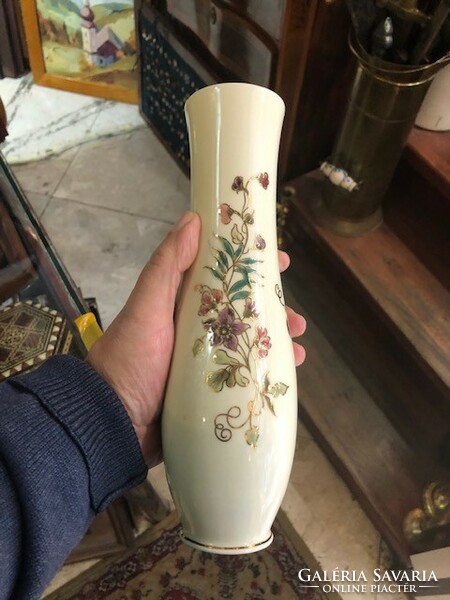 The Zsolnay porcelain vase is in marked good condition. 25 cm