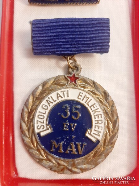 Máv's 35-year service commemorative medal and his mini