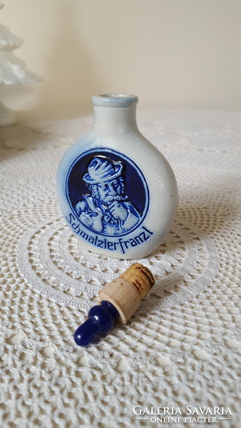 Bavarian stoneware pot for holding snuff