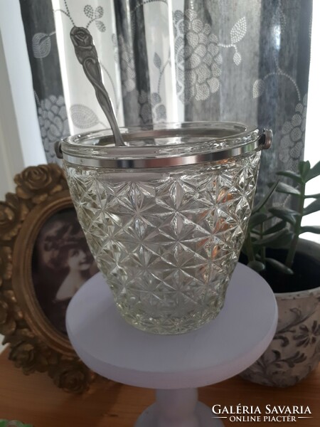 Retro glass ice cube holder